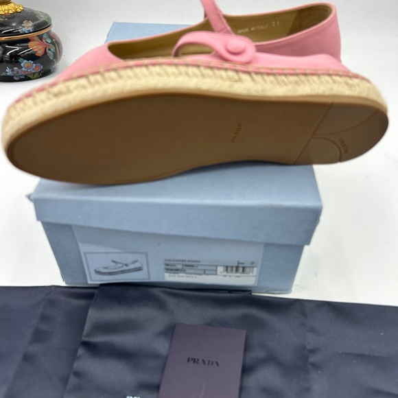 Women’s Prada  pink canvas MaryJane Flats, size 37 made in Italy - Picture 5 of 8